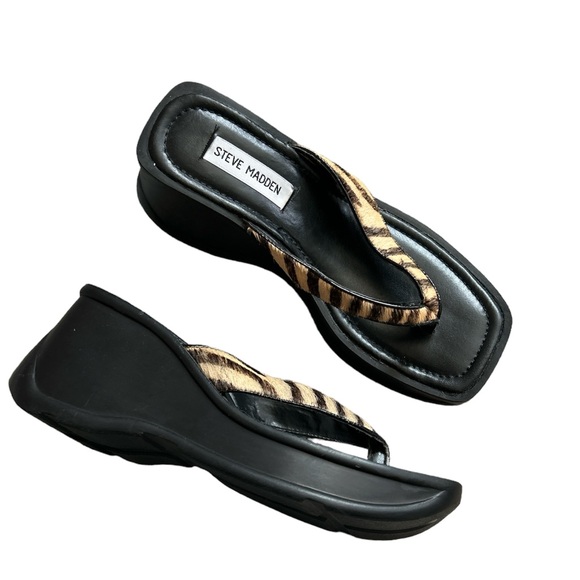 Steve Madden Shoes - Steven Madden Vintage 90s Y2K Platforms Slip on Sandals Animal Print Size 7